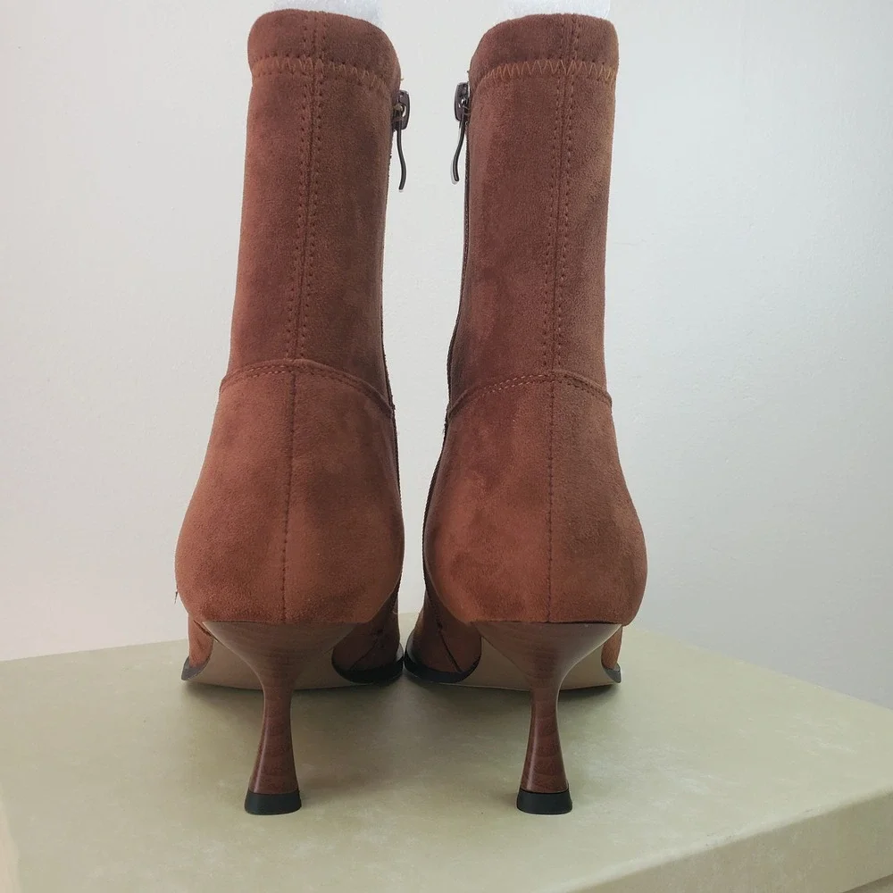 N/A pointed toe
